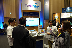 写真:TerraSkyブースにて「SuPICE」を紹介している様子